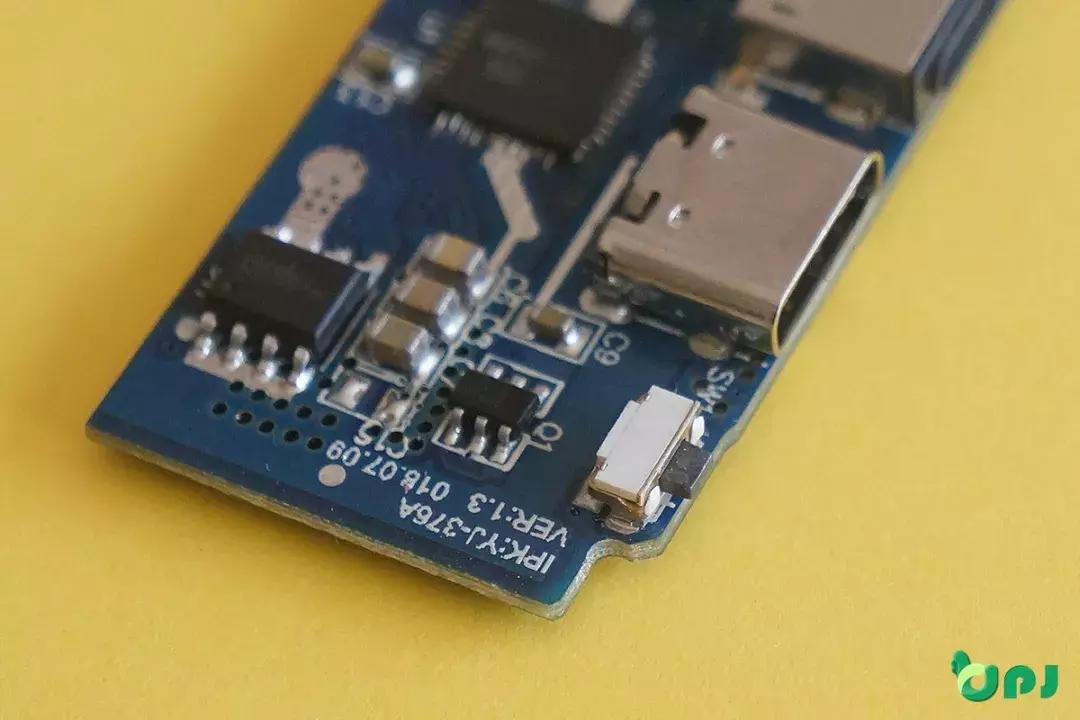 飞毛腿快充移动电源,飞毛腿充电宝m101拆解