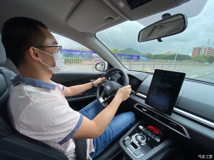 年轻人的第一台纯电车,陪同表弟试驾E2有感