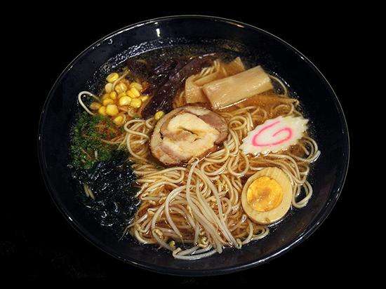 美食寒冬来一碗热汤面从头暖到脚,冬天天冷来碗暖身开胃的酸汤面