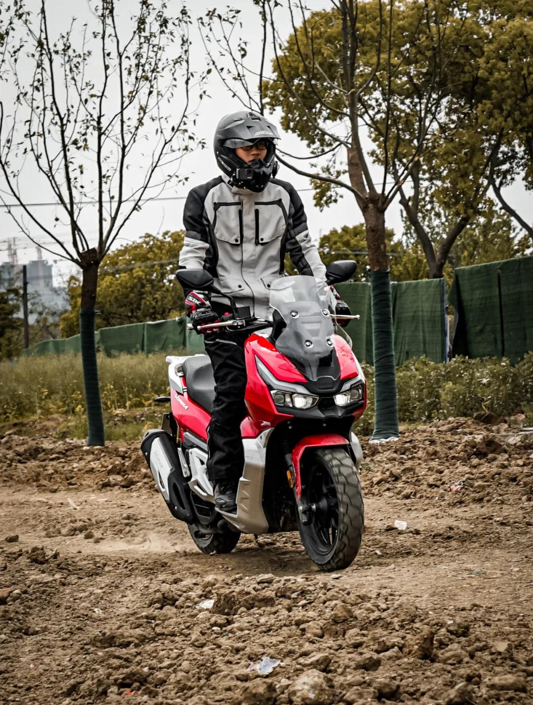 大阳ADV150胖虎试驾：真正的跨界踏板，兼顾城市越野可玩性极高