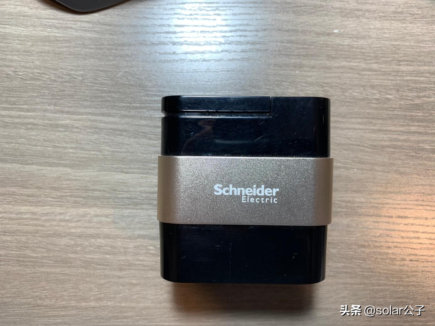 常年出差的人箱子里都有什么——90后大叔“翻箱”