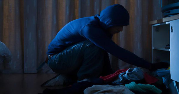 遇到入室杀人抢劫咋防范,如遇入室抢劫等应如何自救