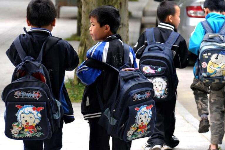 孩子睡觉腿抽筋预示三种病,小孩晚上腿抽筋是长高吗