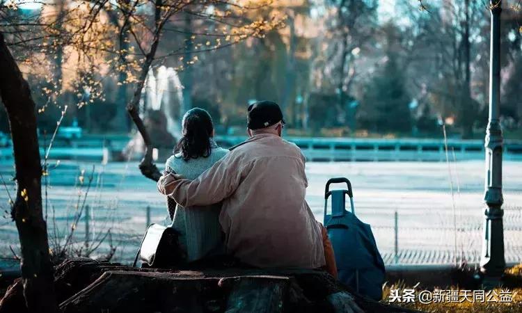 “我奶奶感染艾滋病了”:请正视老年人的性需求