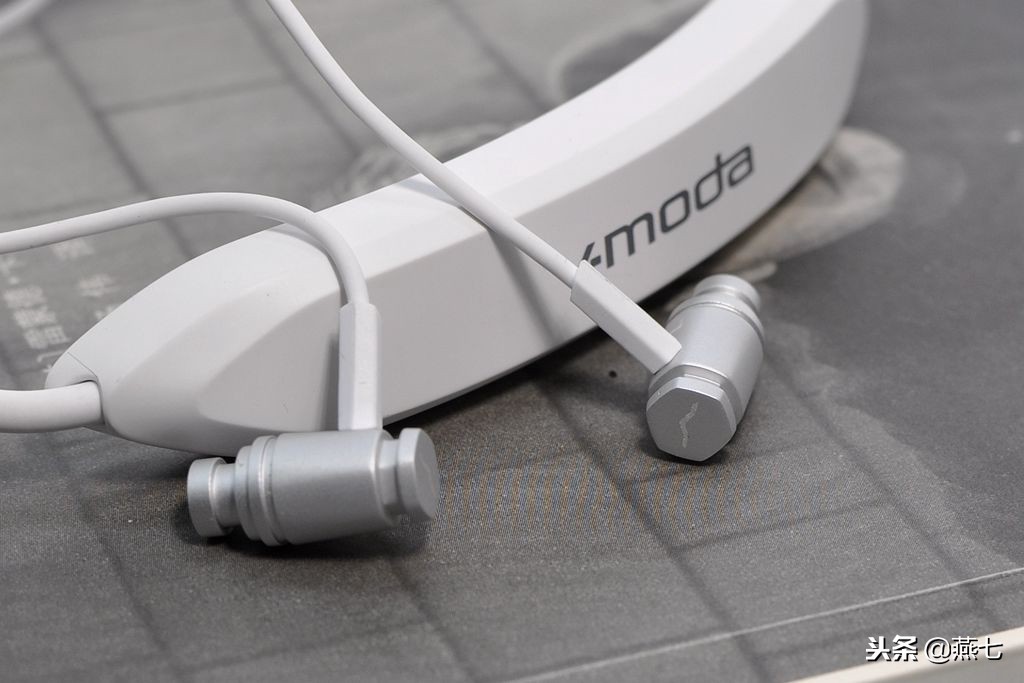 美国最新款的蓝牙耳机,国产可以媲美bose的蓝牙耳机