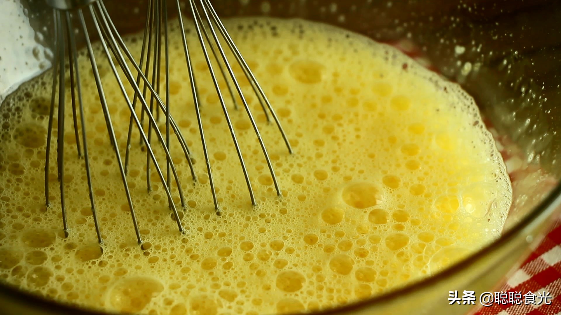 电饭锅蛋糕怎么不塌陷,电饭锅蛋糕开锅塌陷的原因