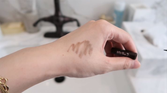 夏日控油持久不暗沉粉底液,dw粉底液1w0全脸试色