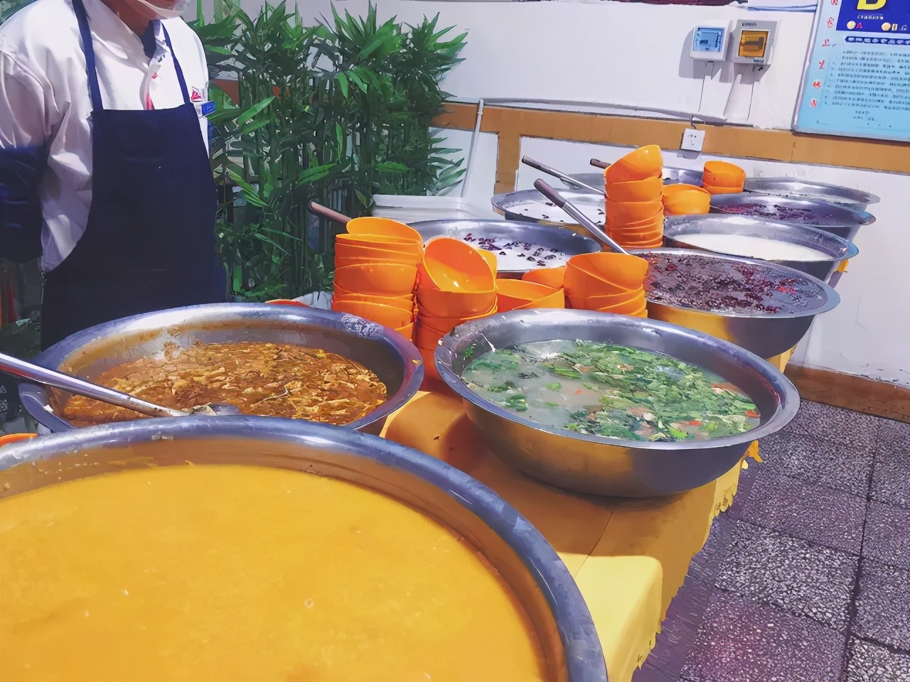 校园美食节登上热搜，*疆新**师范大学没想到你是这样的