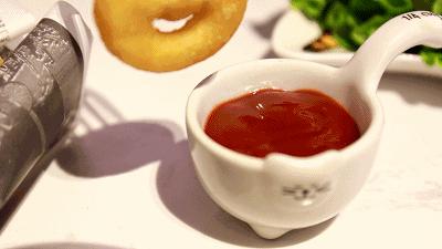 吃饭玩耍一体店,吃饭撸猫二选一