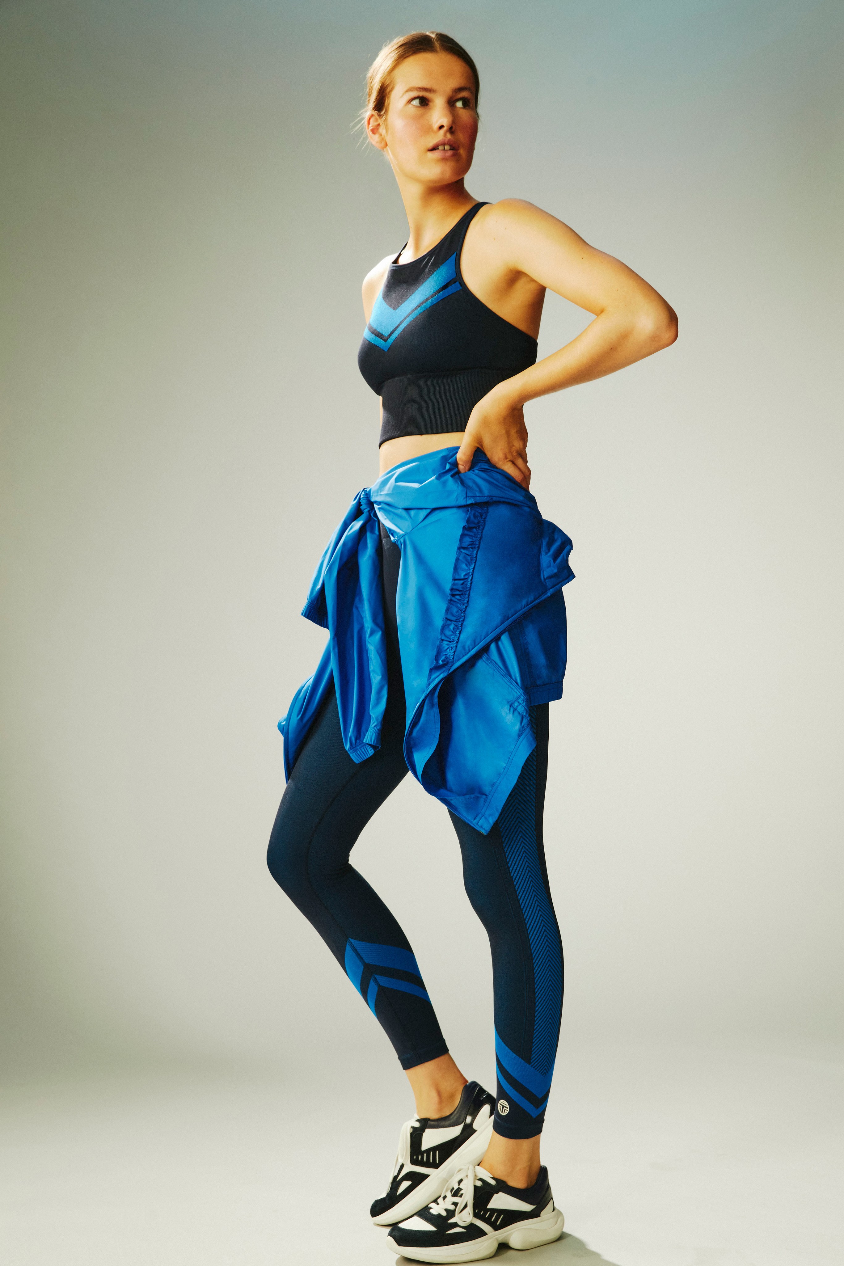 torysport什么档次,torysport2021秋冬系列连帽羽绒服