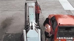 搞笑gif女人结婚前和结婚后的差别,新娘害羞蒙脸搞笑视频