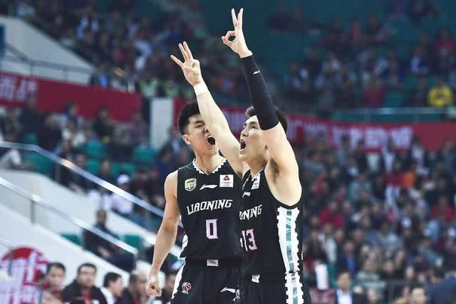 胜福建后,高诗岩发MVP遭骂称赢球就行,输*疆新**后发神秘天书!