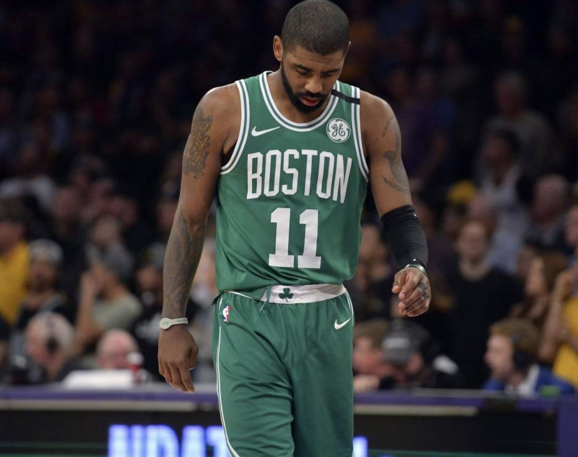 就在此刻布鲁克林凯里欧文,凯里欧文重回克利夫兰