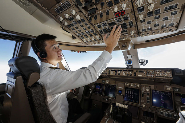 飞行帮揭秘-飞行员以及空姐薪资待遇水平，真实数字