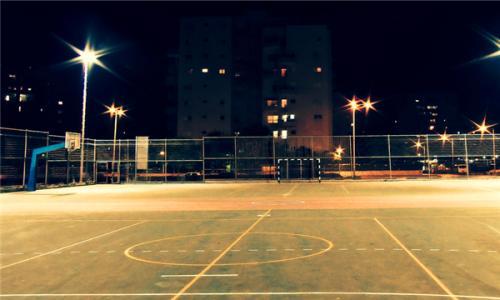 40平方米的篮球场,400平方的篮球场