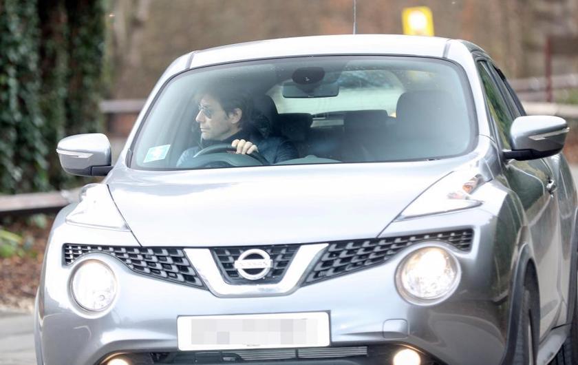 英超第1后腰年薪1.3亿却开二手宝马！穆帅曾收法拉利快递