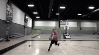 如何防住高个子的三步上篮,小个子好用的过人连招