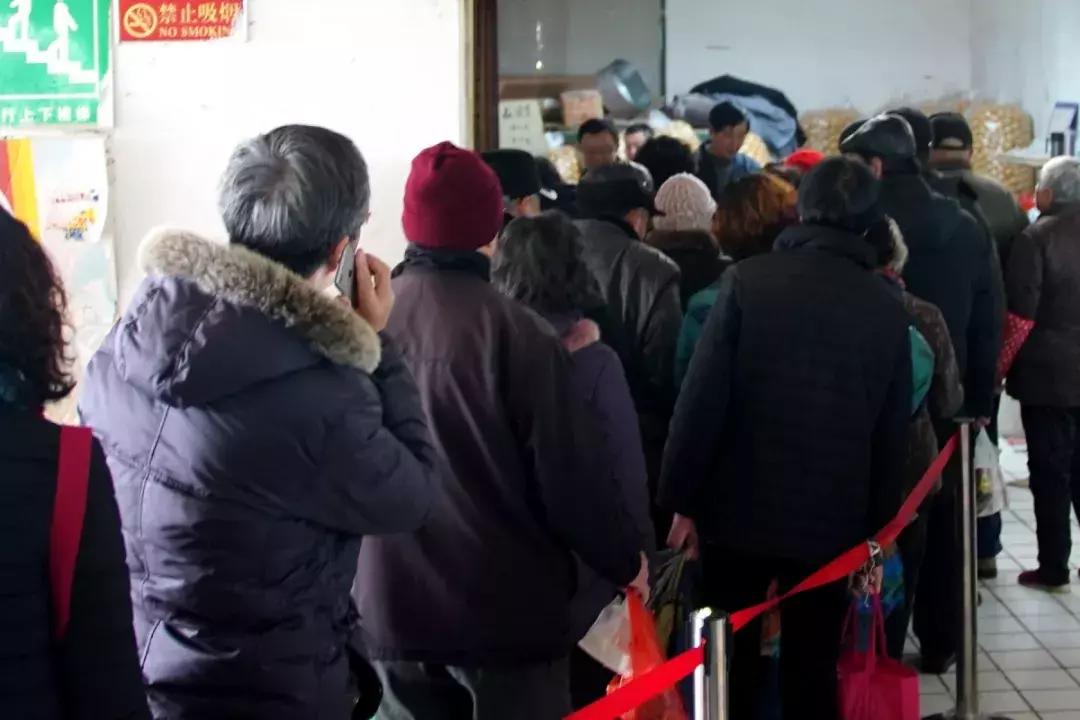 年味｜带上小拖车跟我走！这里买年货实惠好吃