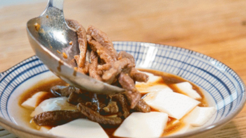 易江南犹古镇，乡土艺术气息，舌尖的美食风味