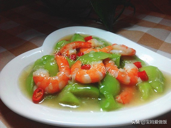 丝瓜荷包蛋烩虾仁,家常菜丝瓜炒虾仁色香味俱全