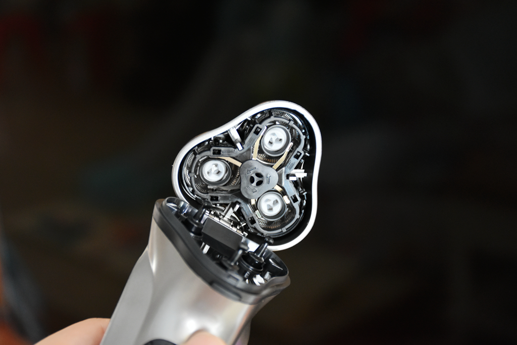 映趣剃须刀黑色和银色区别,真香剃须刀评测