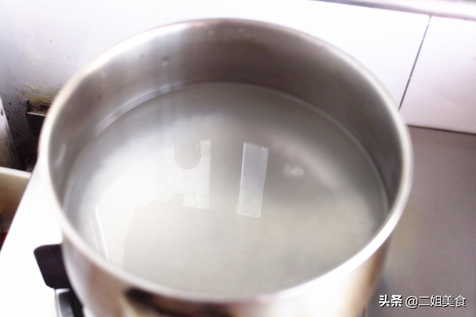 煮粥老是溢锅不如记住这几个技巧,煮粥外溢怎么办