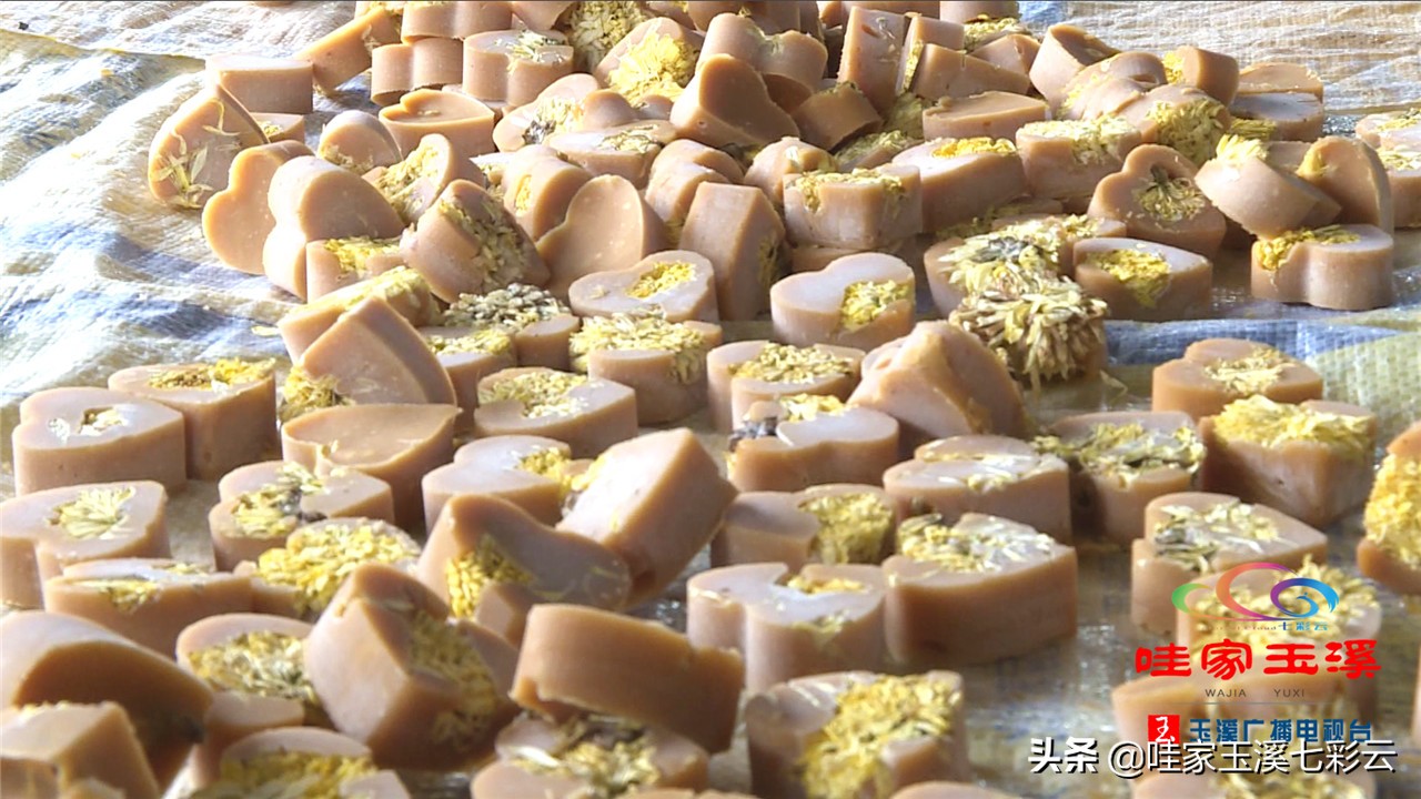 云南纯甘蔗手工熬制古法红糖,云南红糖正宗古法酿造