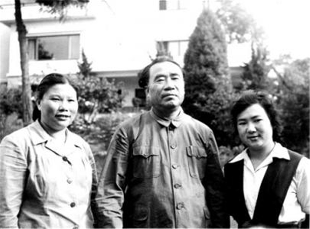 *德朱**元帅离世后,子女将其一生存款上缴中央,存款数额有多少?