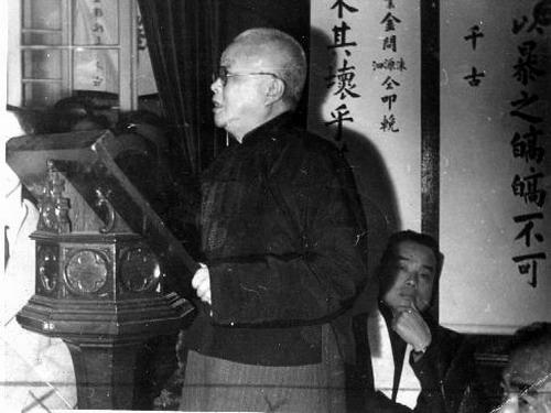 他曾与蒋介石交往密切,退出*产党共**后却被誉为“和平老人”