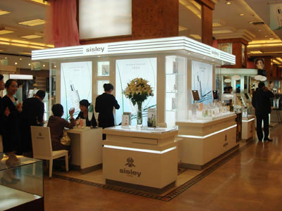 买东西销售员一直跟着烦,为什么买东西时店员要跟着我