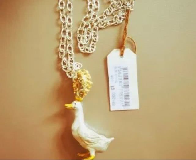 郑爽卖二手货抬价7倍,被嘲“中国明星第一卖手”冤不冤?