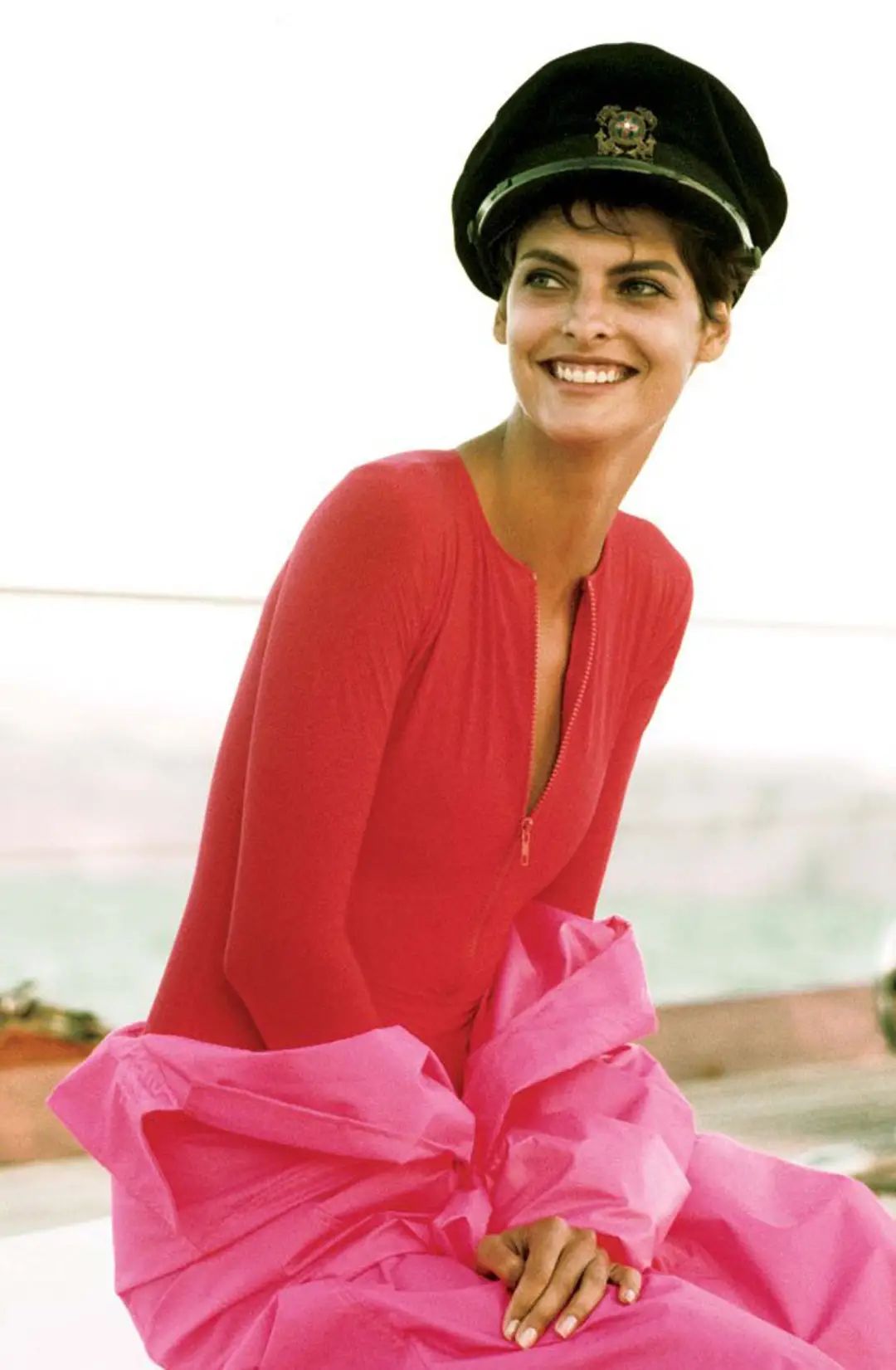 那个曾经没有10000美金不起床的超模，被医美毁容了