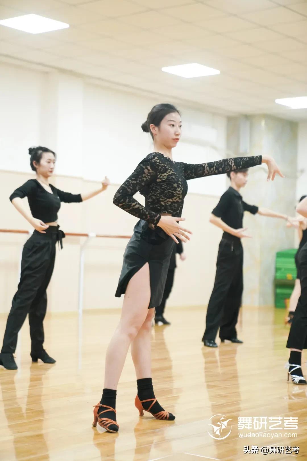 舞鞋滑怎么办,中国舞舞鞋打滑怎么办