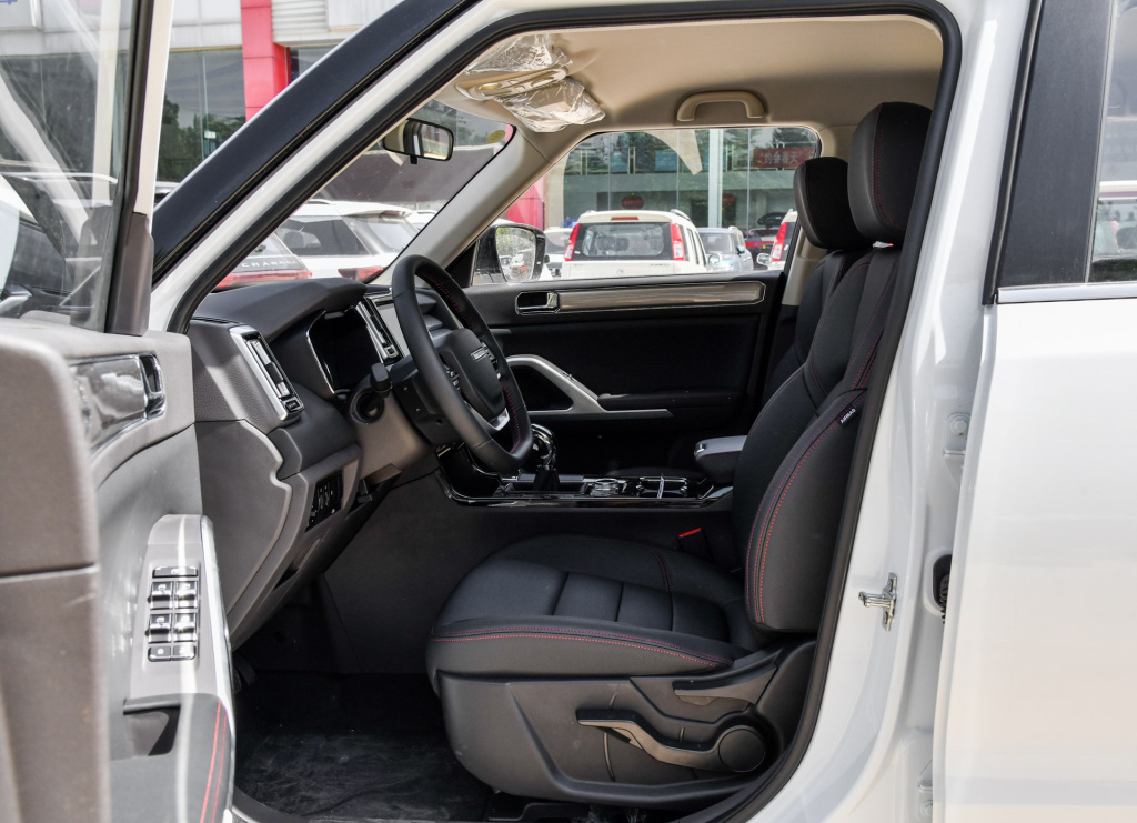 昌河suvq7多少钱,像路虎的长安x70