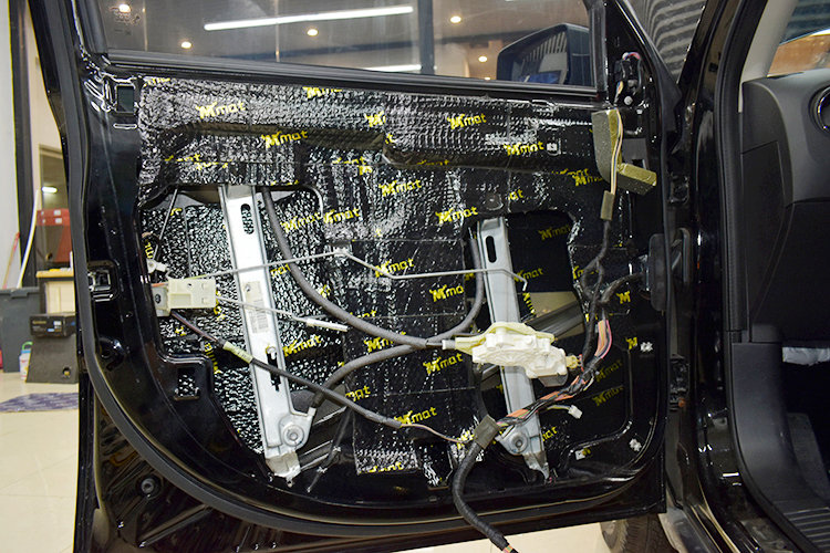 佛山首指-大能汽车隔音,吉普汽车隔音改装大能、大麦隔音除异味