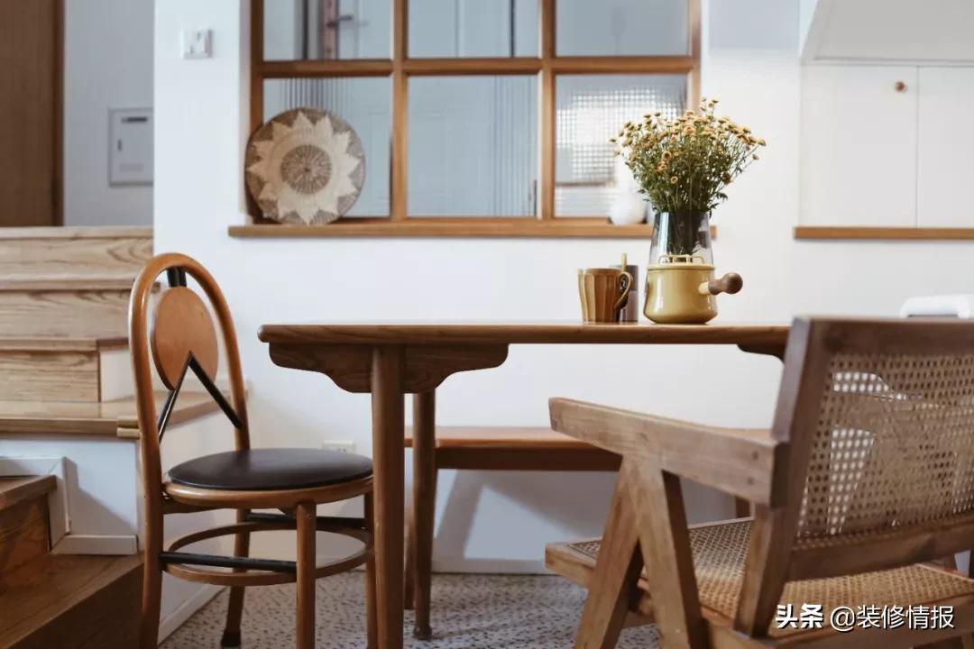 她买下32㎡上海老旧学区房，为女儿打造小桃园还有20㎡舒适大庭院