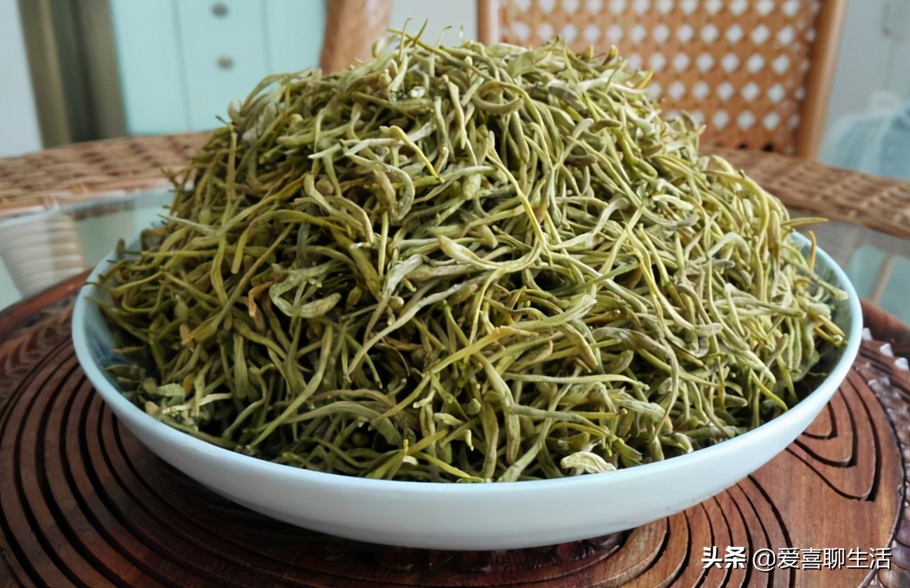 谷雨宜喝岩茶绿茶红茶,今日谷雨时值暮春初夏将至