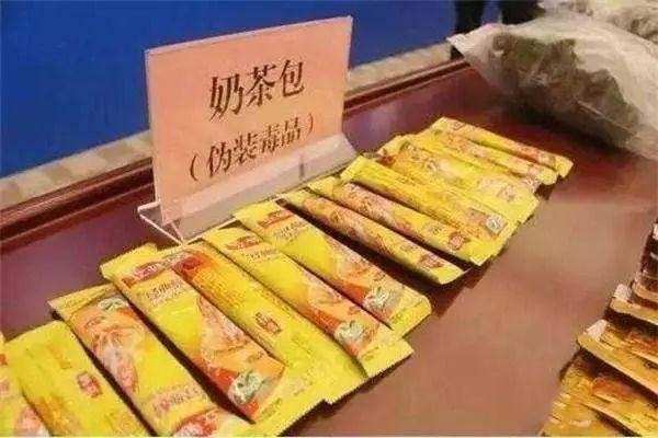 奶茶类饮料的危害到底有多大,奶茶小卡片