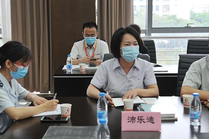 【挺外贸！*党**员在行动】面对面他们为出口企业解疑难……