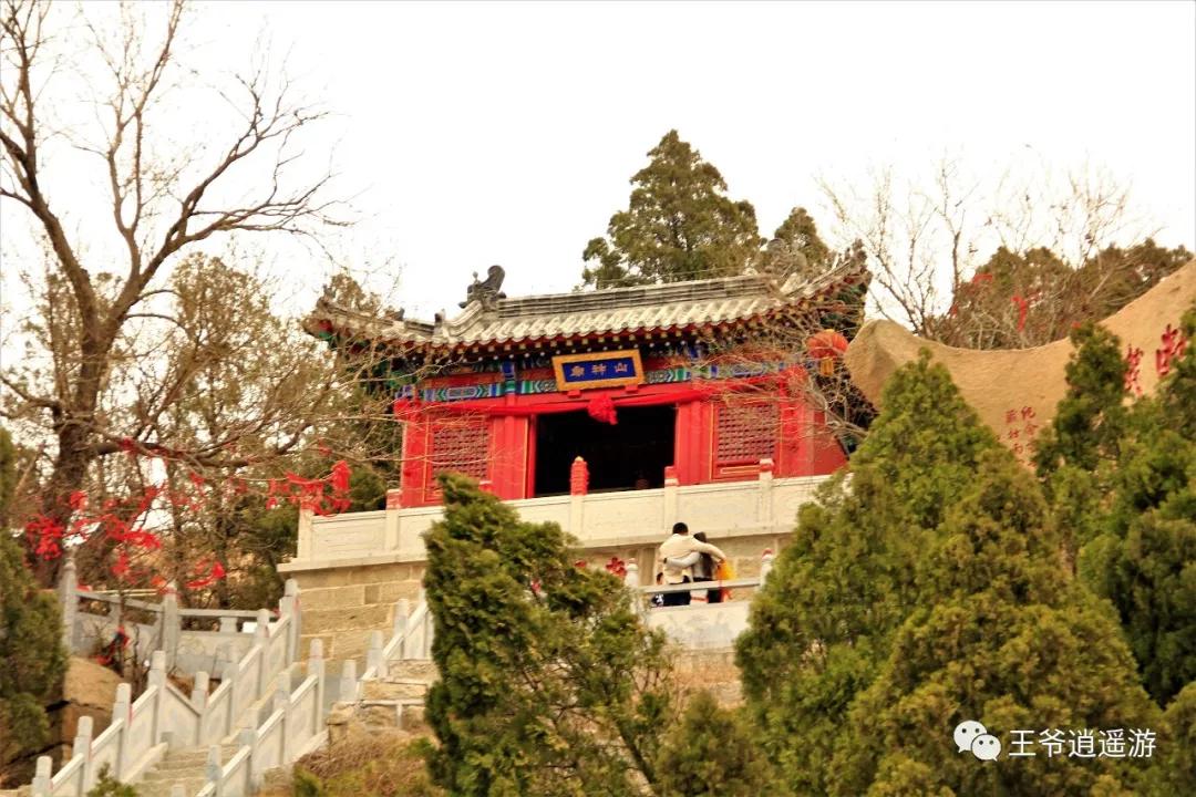 邹城峄山石头怎么形成的,峄山的石头是怎么形成