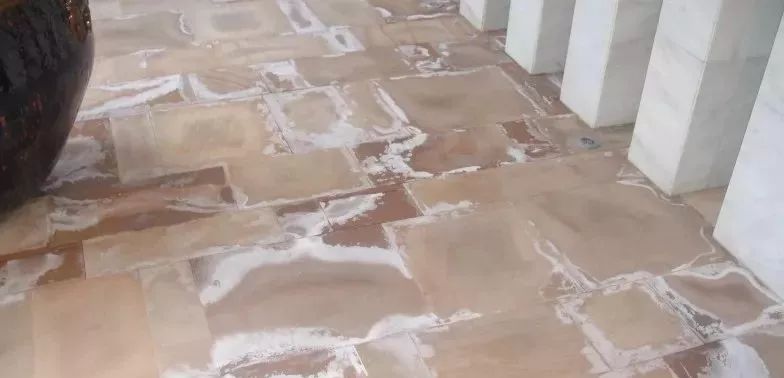 石材反碱和泛碱的区别,室外地面石材泛碱怎么办