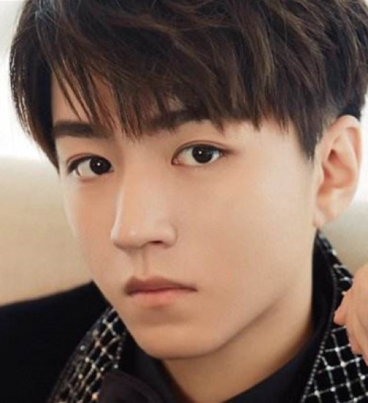 杨超越跟宋祖儿，你更吃谁的颜，为什么？