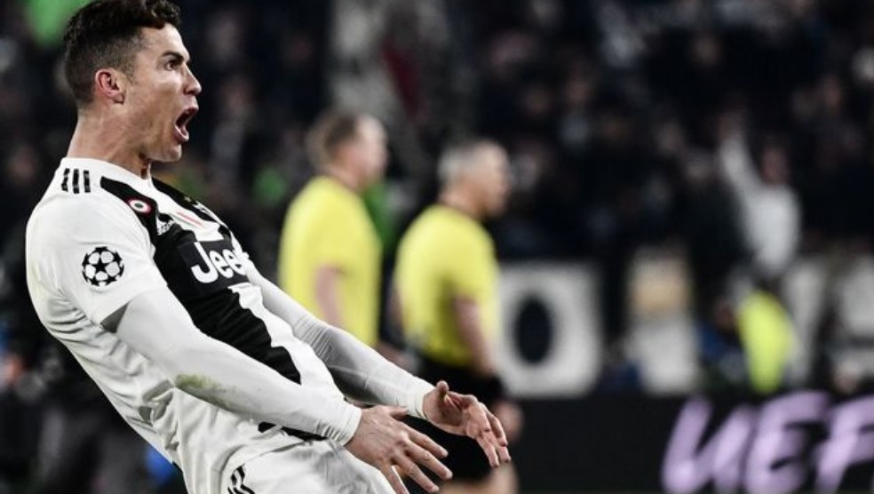 11个c罗vs11个梅西实况足球,实况足球梅西和c罗谁厉害