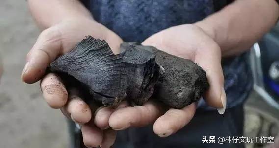 乌木根雕有收藏价值吗,简单介绍一下乌木及其收藏价值