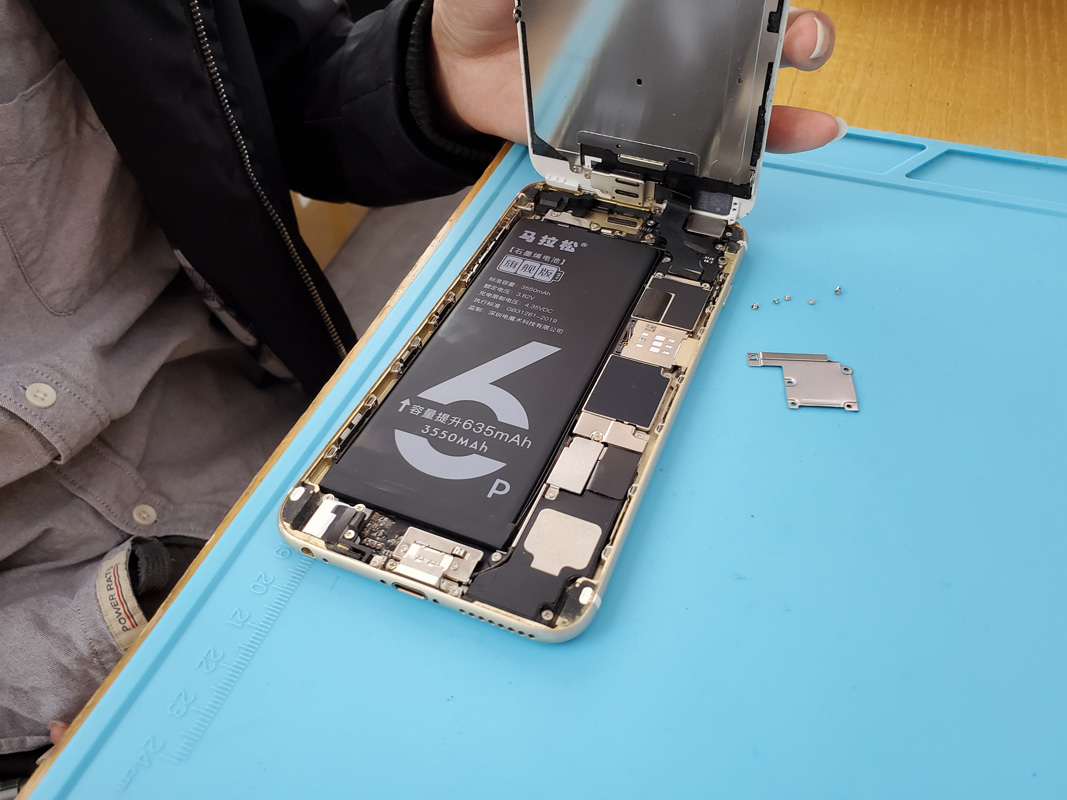 苹果6p换哪种电池好,苹果6p自己换电池难不难