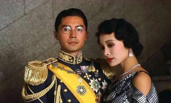 他是“最美东方男子”,曾受伤找裁缝缝8针,被挚爱拒绝孤独一生