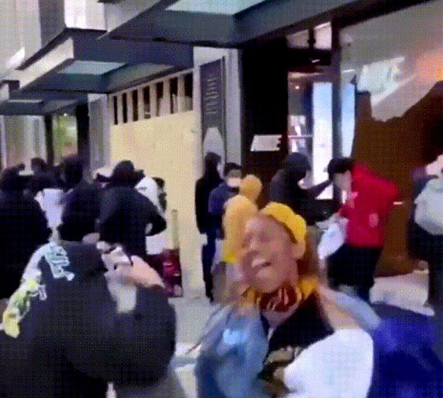 美国为什么喜欢抢潮牌,美国暴徒抢劫