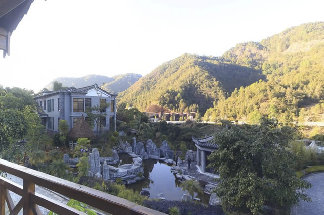 中国十大温泉排名旅游攻略,国内十大温泉度假村