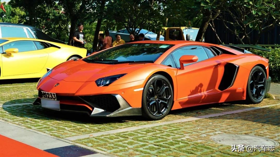 价值一亿的法拉利拉法,价值1亿元钱的白色法拉利拉法