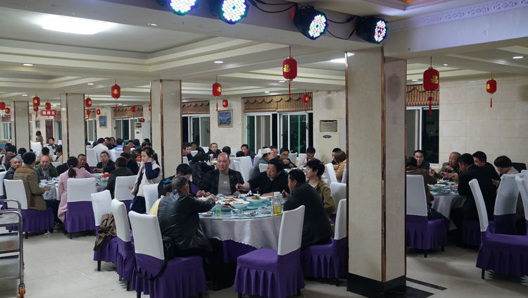 雷帝国际彩砂施工视频,雷帝国际瓷砖辅料